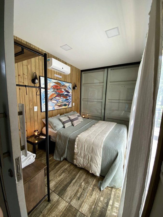 linktr.ee/bombordotinyhousevillage