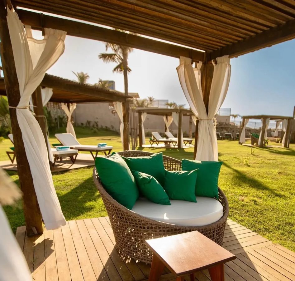 linktr.ee/carlorehotel