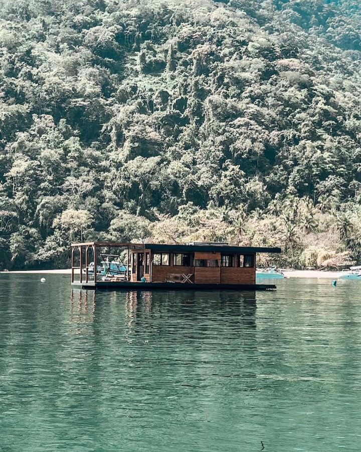 instagram.com/casaflutuante.angra