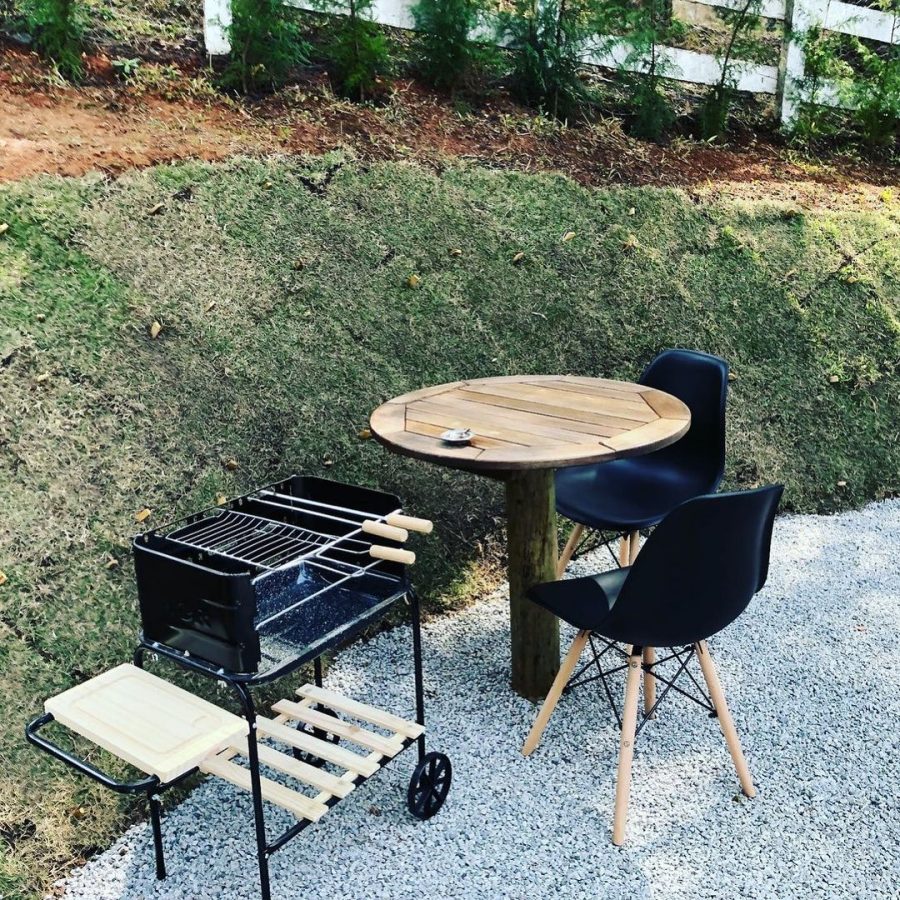 Rua do Cedro, 20. Jardim do Embaixador. Campos do Jordão. 12460-000