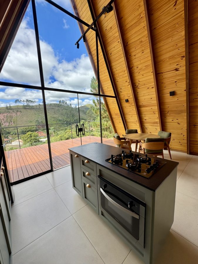 Rua Aleia, 102B. Parque Boa União. Teresópolis-RJ.