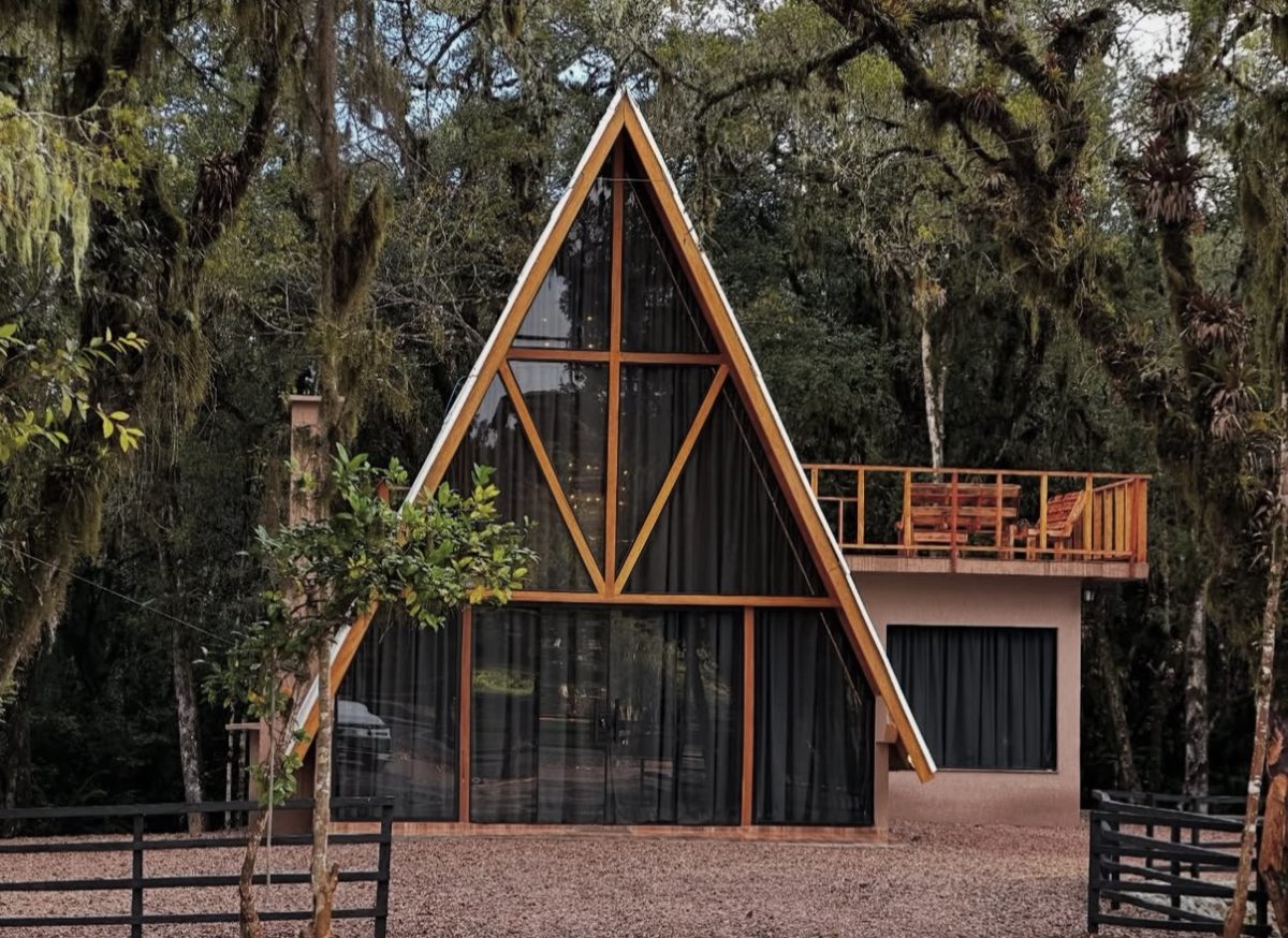 Rua Alexandre Kreoniz, 1010