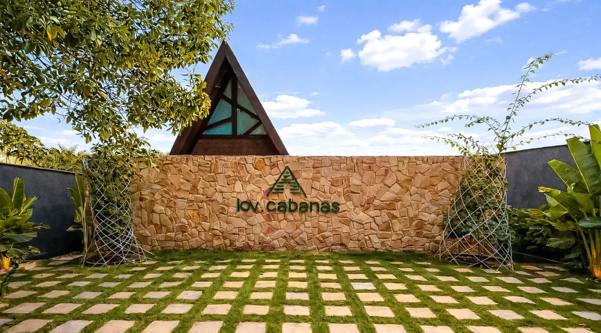 Lov Cabanas