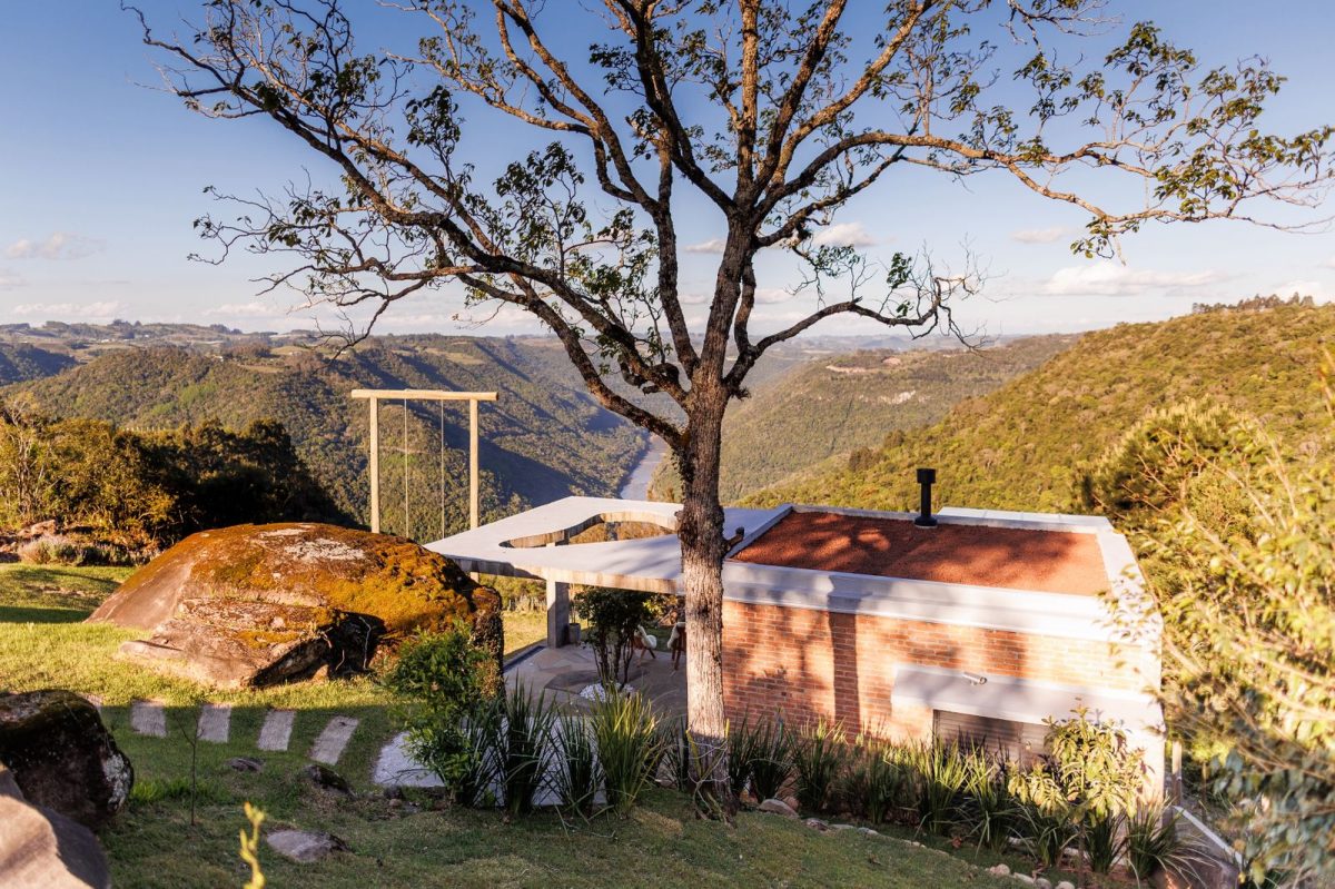 Linha Marcolino Moura