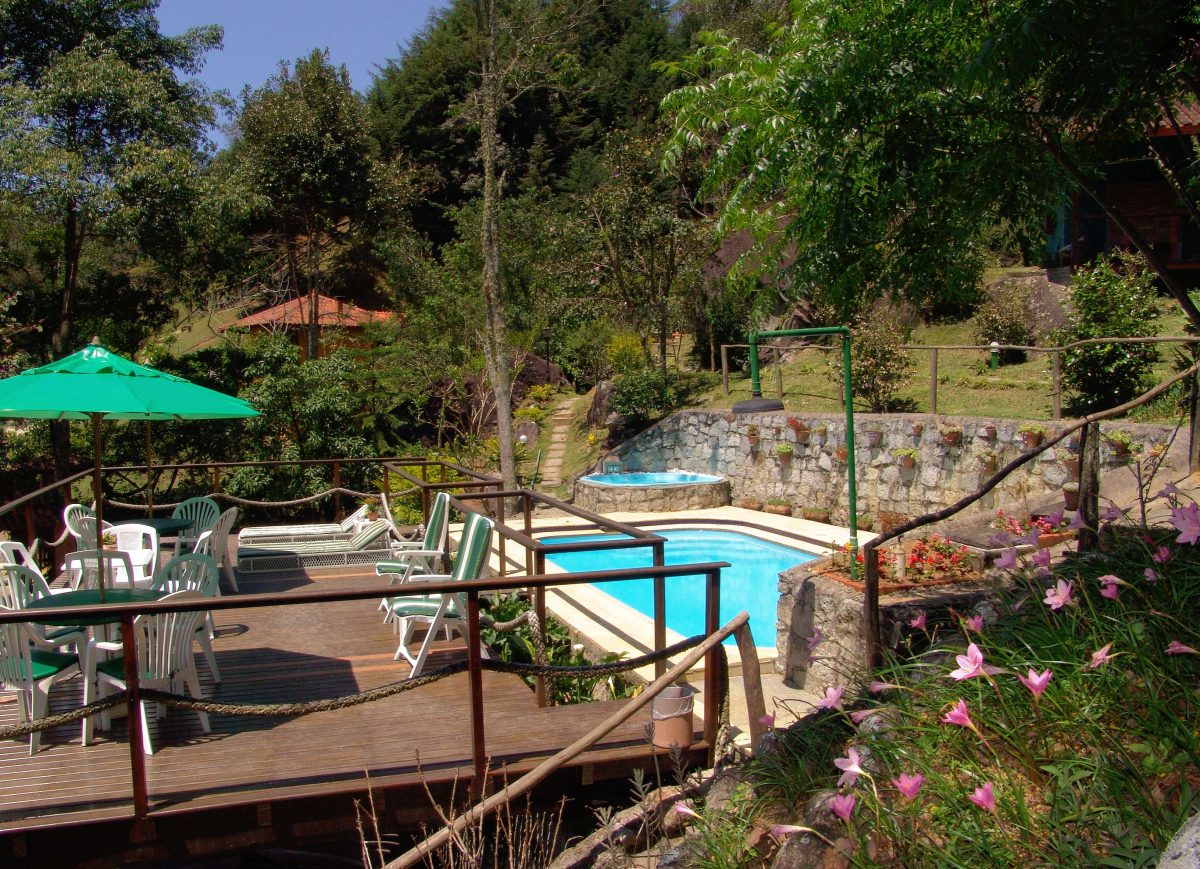 Estrada do escorrega - ao lado da cachoeira do escorrega