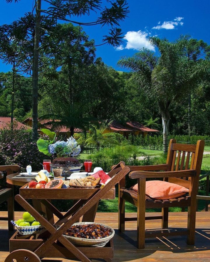 instagram.com/villaacaua