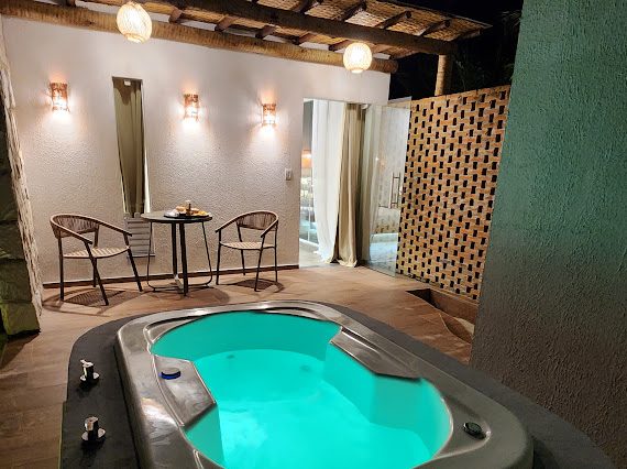 instagram.com/villacanoehotel